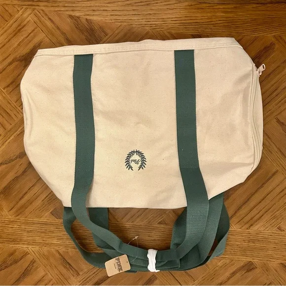 NWT PINK Victoria's Secret Cream and Green weekender Duffel Bag Adjustable Strap - Picture 5 of 13
